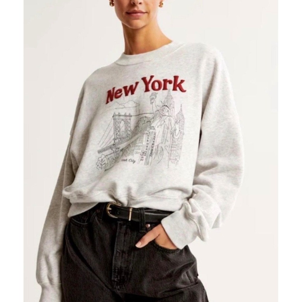 Abercrombie & Fitch Soft A&F New York NYC Graphic Crewneck Sweatshirt Small Grey